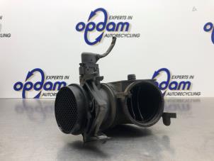 Gebruikte Luchtmassameter Mercedes S (W220) 3.2 S-320 18V Prijs € 45,00 Margeregeling aangeboden door Gebr Opdam B.V.