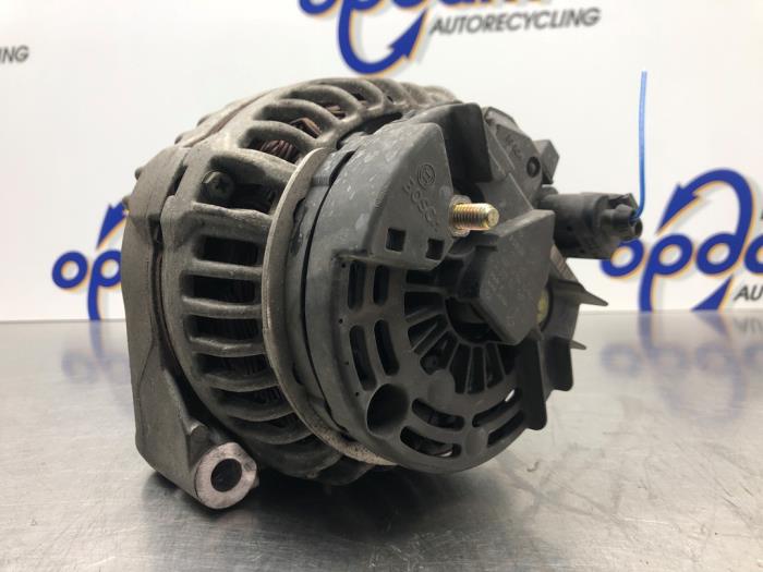 Dynamo van een Mercedes-Benz S (W220) 3.2 S-320 18V 2002