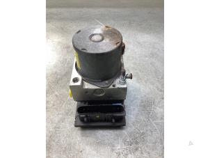 Gebruikte ABS Pomp Hyundai i30 (FD) 1.6 CVVT 16V Prijs € 75,00 Margeregeling aangeboden door Gebr Opdam B.V.