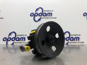 Gebruikte Stuurpomp Mercedes S (W220) 3.2 S-320 18V Prijs € 90,00 Margeregeling aangeboden door Gebr Opdam B.V.