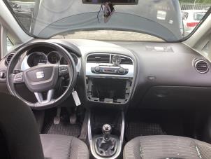 Gebruikte Dashboardkastje Seat Altea XL (5P5) 1.4 TSI 16V Prijs € 36,00 Margeregeling aangeboden door Gebr Opdam B.V.