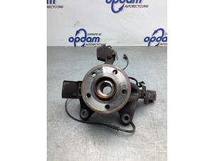 Gebruikte Fusee rechts-voor Mercedes Vito (447.6) 1.6 111 CDI 16V Prijs € 272,25 Inclusief btw aangeboden door Gebr Opdam B.V.