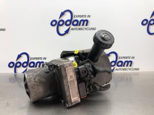 Gebruikte Pomp Servo Peugeot 407 SW (6E) 2.2 16V Prijs € 225,00 Margeregeling aangeboden door Gebr Opdam B.V.