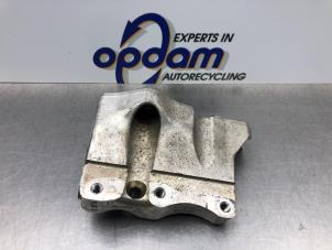 Gebruikte Motorsteun Mini Mini (F56) 1.5 12V Cooper Prijs € 36,00 Margeregeling aangeboden door Gebr Opdam B.V.