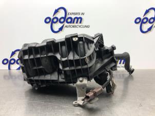 Gebruikte Inlaatspruitstuk Peugeot 207/207+ (WA/WC/WM) 1.6 16V VTRi Prijs € 90,00 Margeregeling aangeboden door Gebr Opdam B.V.