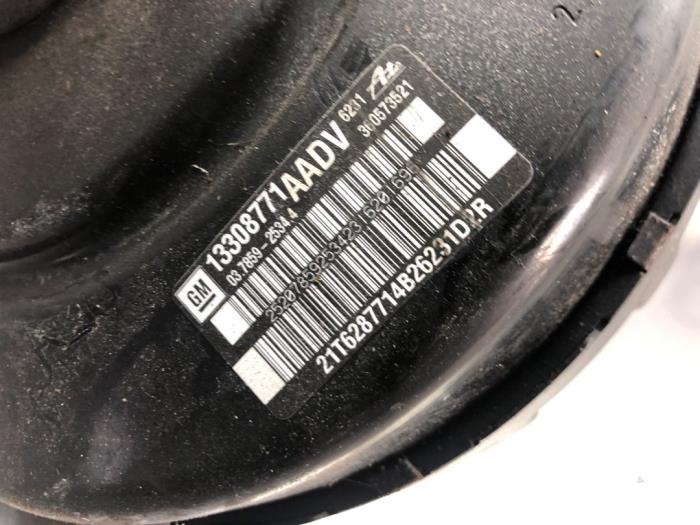 Rembekrachtiger van een Opel Zafira Tourer (P12) 1.4 Turbo 16V Ecotec 2017