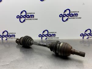 Gebruikte Aandrijfas links-voor Opel Zafira Tourer (P12) 1.4 Turbo 16V Ecotec Prijs € 112,00 Margeregeling aangeboden door Gebr Opdam B.V.