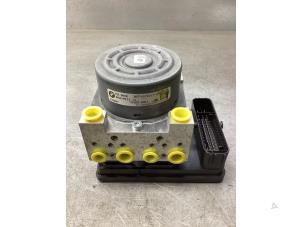 Gebruikte ABS Pomp BMW 2 serie Active Tourer (F45) 218d 2.0 TwinPower Turbo 16V Prijs € 300,00 Margeregeling aangeboden door Gebr Opdam B.V.