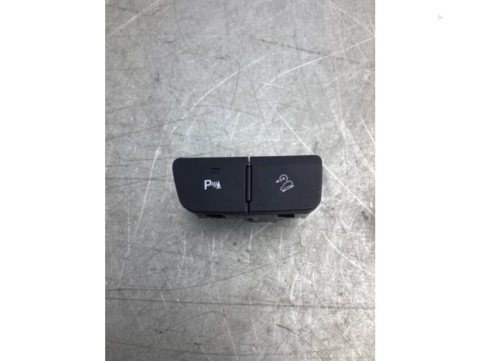 Gebruikte PDC Schakelaar Opel Mokka/Mokka X 1.4 Turbo 16V 4x2 Prijs € 10,00 Margeregeling aangeboden door Gebr Opdam B.V.