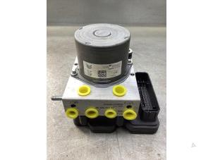 Gebruikte ABS Pomp Peugeot 5008 II (M4/MC/MJ/MR) 1.2 12V e-THP PureTech 130 Prijs € 250,00 Margeregeling aangeboden door Gebr Opdam B.V.