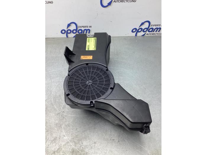 Gebruikte Subwoofer Mercedes E Estate (S212) E-350 CGI V6 24V Prijs € 100,00 Margeregeling aangeboden door Gebr Opdam B.V.