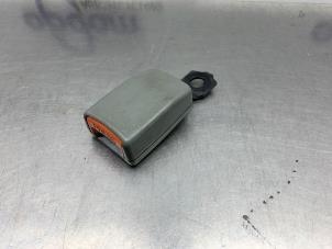 Gebruikte Veiligheidsgordel Insteek rechts-voor Nissan Micra (K11) 1.3 LX,SLX 16V Prijs € 25,00 Margeregeling aangeboden door Gebr Opdam B.V.