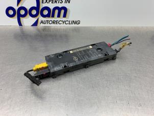 Gebruikte Antenne Versterker BMW Mini One/Cooper (R50) 1.6 16V Cooper Prijs € 22,00 Margeregeling aangeboden door Gebr Opdam B.V.