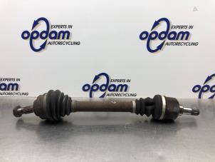 Gebruikte Aandrijfas links-voor Citroen Berlingo 1.6i Prijs € 54,00 Margeregeling aangeboden door Gebr Opdam B.V.