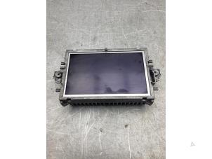 Gebruikte Display Interieur Mercedes E Estate (S212) E-350 CGI V6 24V Prijs € 175,00 Margeregeling aangeboden door Gebr Opdam B.V.