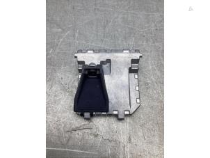 Gebruikte Camera voorzijde Mercedes E Estate (S212) E-350 CGI V6 24V Prijs € 150,00 Margeregeling aangeboden door Gebr Opdam B.V.