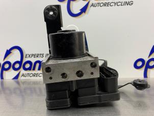 Gebruikte ABS Pomp Renault Megane III Berline (BZ) 1.9 dCi Prijs € 270,00 Margeregeling aangeboden door Gebr Opdam B.V.