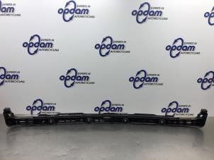 Gebruikte Bumpersteun midden-achter Volkswagen Golf VII (AUA) 1.4 TSI 16V Prijs € 32,00 Margeregeling aangeboden door Gebr Opdam B.V.