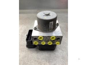 Gebruikte ABS Pomp Ford S-Max (GBW) 2.0 16V Prijs € 100,00 Margeregeling aangeboden door Gebr Opdam B.V.