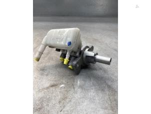 Gebruikte Hoofdremcilinder Ford Transit Courier 1.0 Ti-VCT EcoBoost 12V Prijs € 30,25 Inclusief btw aangeboden door Gebr Opdam B.V.