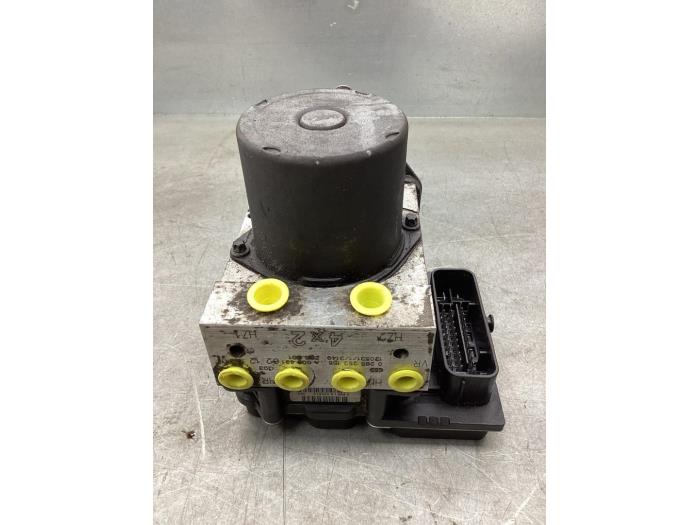 Gebruikte ABS Pomp Mercedes Vito (639.6) 3.0 122 CDI V6 24V Prijs € 151,25 Inclusief btw aangeboden door Gebr Opdam B.V.