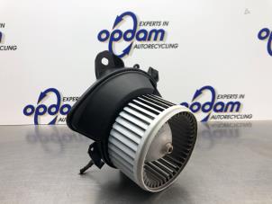 Gebruikte Chaufage Ventilatiemotor Fiat Punto III (199) 0.9 TwinAir Prijs € 45,00 Margeregeling aangeboden door Gebr Opdam B.V.