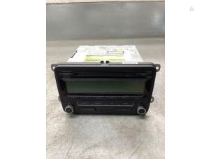 Gebruikte Radio Volkswagen Polo V (6R) 1.2 TDI 12V BlueMotion Prijs € 100,00 Margeregeling aangeboden door Gebr Opdam B.V.