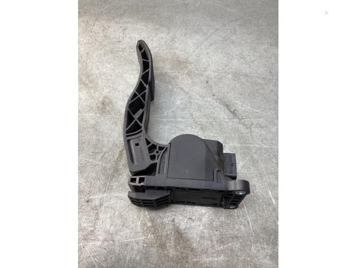 Gebruikte Gaspedaalpositie Sensor Mercedes Vito (447.6) 1.6 109 CDI 16V Prijs € 42,35 Inclusief btw aangeboden door Gebr Opdam B.V.