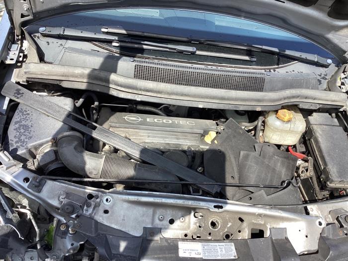 Gebruikte ABS Pomp Opel Zafira (M75) 2.2 16V Direct Ecotec Prijs € 135,00 Margeregeling aangeboden door Gebr Opdam B.V.