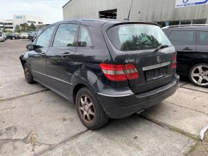 Gebruikte Achterlicht links Mercedes B (W245) 1.7 B-170 16V Prijs € 50,00 Margeregeling aangeboden door Gebr Opdam B.V.