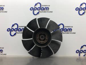 Gebruikte Viscosekoppeling koelvin Iveco New Daily V 35C15V, 40C15V Prijs € 125,00 Margeregeling aangeboden door Gebr Opdam B.V.