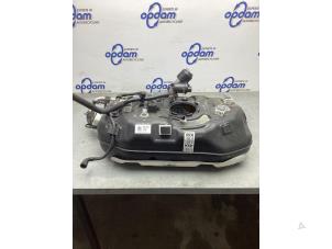 Gebruikte Tank Kia Niro II (SG2) 1.6 GDI Plug-in Hybrid Prijs € 450,00 Margeregeling aangeboden door Gebr Opdam B.V.