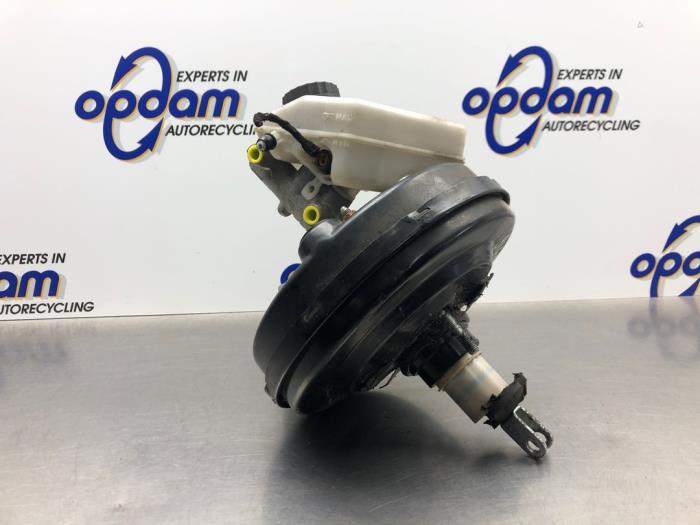 Gebruikte Rembekrachtiger Opel Tigra Twin Top 1.4 16V Prijs € 125,00 Margeregeling aangeboden door Gebr Opdam B.V.