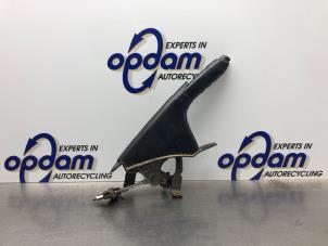 Gebruikte Handremhendel Ford Ka II 1.2 Prijs € 35,00 Margeregeling aangeboden door Gebr Opdam B.V.