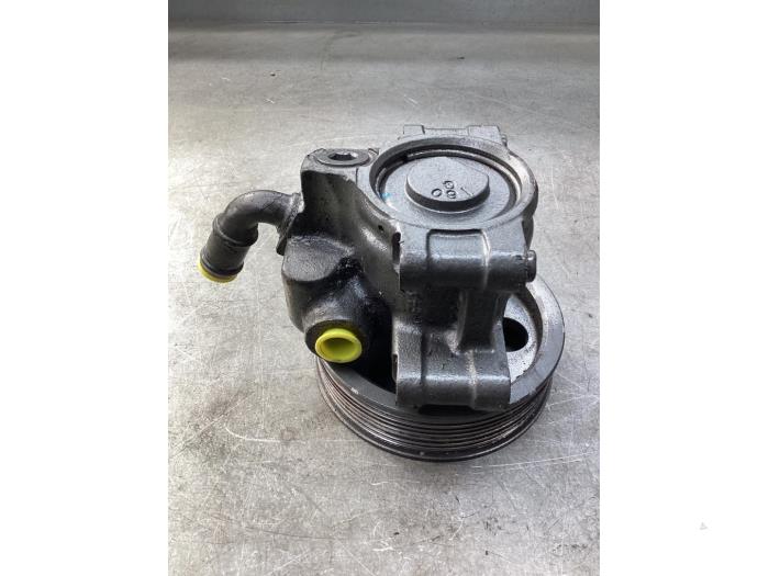 Gebruikte Pomp Servo Ford Transit 2.4 TDCi 16V Prijs € 75,00 Margeregeling aangeboden door Gebr Opdam B.V.