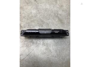 Gebruikte Schakelaar Centr. Deurvergrendeling Hyundai i30 (PDEB5/PDEBB/PDEBD/PDEBE) 1.0 T-GDI 12V Prijs € 35,00 Margeregeling aangeboden door Gebr Opdam B.V.