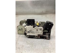 Gebruikte Portierslot Mechaniek 2deurs rechts Ford Transit 2.4 TDCi 16V Prijs € 40,00 Margeregeling aangeboden door Gebr Opdam B.V.