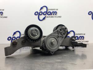 Gebruikte Dynamosteun onder Fiat 500 (312) 0.9 TwinAir 80 Prijs € 40,00 Margeregeling aangeboden door Gebr Opdam B.V.