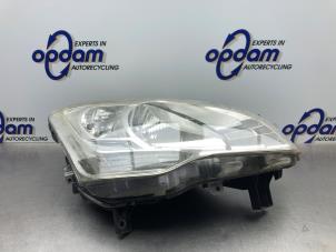Gebruikte Koplamp rechts Citroen Berlingo 1.6i Prijs € 125,00 Margeregeling aangeboden door Gebr Opdam B.V.