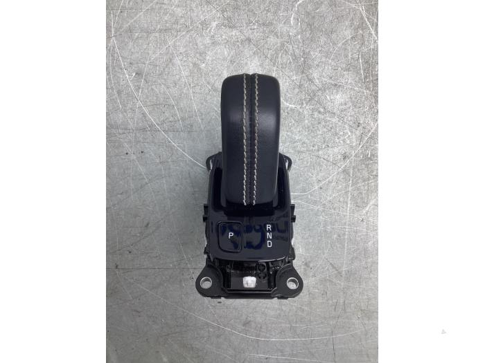 Gebruikte Selectiehendel automaat Volvo XC40 (XZ) 1.5 T3 12V Prijs € 200,00 Margeregeling aangeboden door Gebr Opdam B.V.