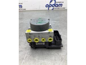 Gebruikte ABS Pomp Dacia Duster (HS) 1.6 16V 4x4 Prijs € 150,00 Margeregeling aangeboden door Gebr Opdam B.V.