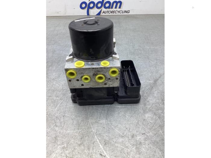 Gebruikte ABS Pomp Volvo XC60 I (DZ) 2.0 D3 16V Prijs € 150,00 Margeregeling aangeboden door Gebr Opdam B.V.