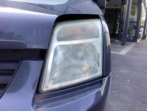 Gebruikte Koplamp links Ford Transit Connect 1.8 TDCi 90 DPF Prijs € 50,00 Margeregeling aangeboden door Gebr Opdam B.V.