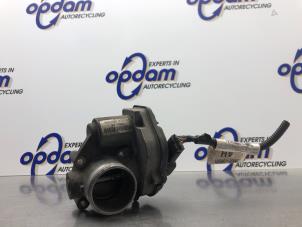 Gebruikte Gasklephuis Ford Focus 2 1.4 16V Prijs € 60,00 Margeregeling aangeboden door Gebr Opdam B.V.