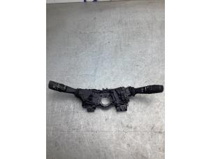 Gebruikte Combischakelaar Stuurkolom Toyota Auris (E18) 1.8 16V Hybrid Prijs € 100,00 Margeregeling aangeboden door Gebr Opdam B.V.