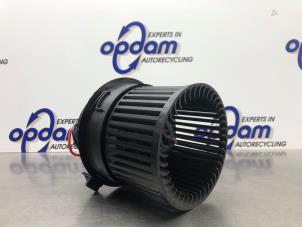 Gebruikte Aanjager Peugeot 208 I (CA/CC/CK/CL) 1.2 Vti 12V PureTech 82 Prijs € 40,00 Margeregeling aangeboden door Gebr Opdam B.V.