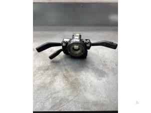 Gebruikte Combischakelaar Stuurkolom Volkswagen Passat Variant (3C5) 1.4 TSI 16V Prijs € 100,00 Margeregeling aangeboden door Gebr Opdam B.V.