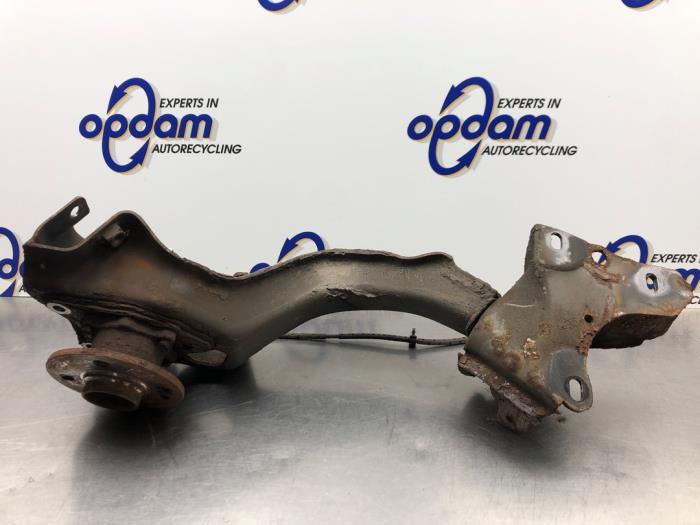 Gebruikte Fusee rechts-achter BMW Mini (R50/53) 1.6 16V Cooper Prijs € 75,00 Margeregeling aangeboden door Gebr Opdam B.V.