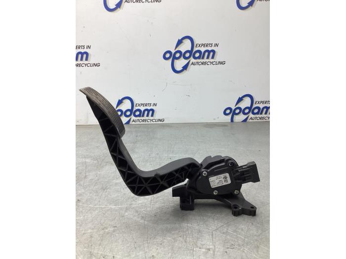 Gaspedaalpositie Sensor van een Fiat Doblo Cargo (263) 1.4 T-Jet 16V 2016