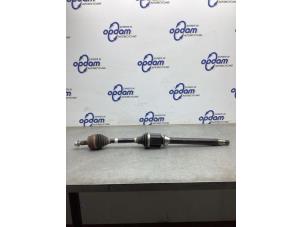 Gebruikte Aandrijfas rechts-voor Jeep Renegade (BU) 1.5 T e-Hybrid 16V Prijs € 225,00 Margeregeling aangeboden door Gebr Opdam B.V.